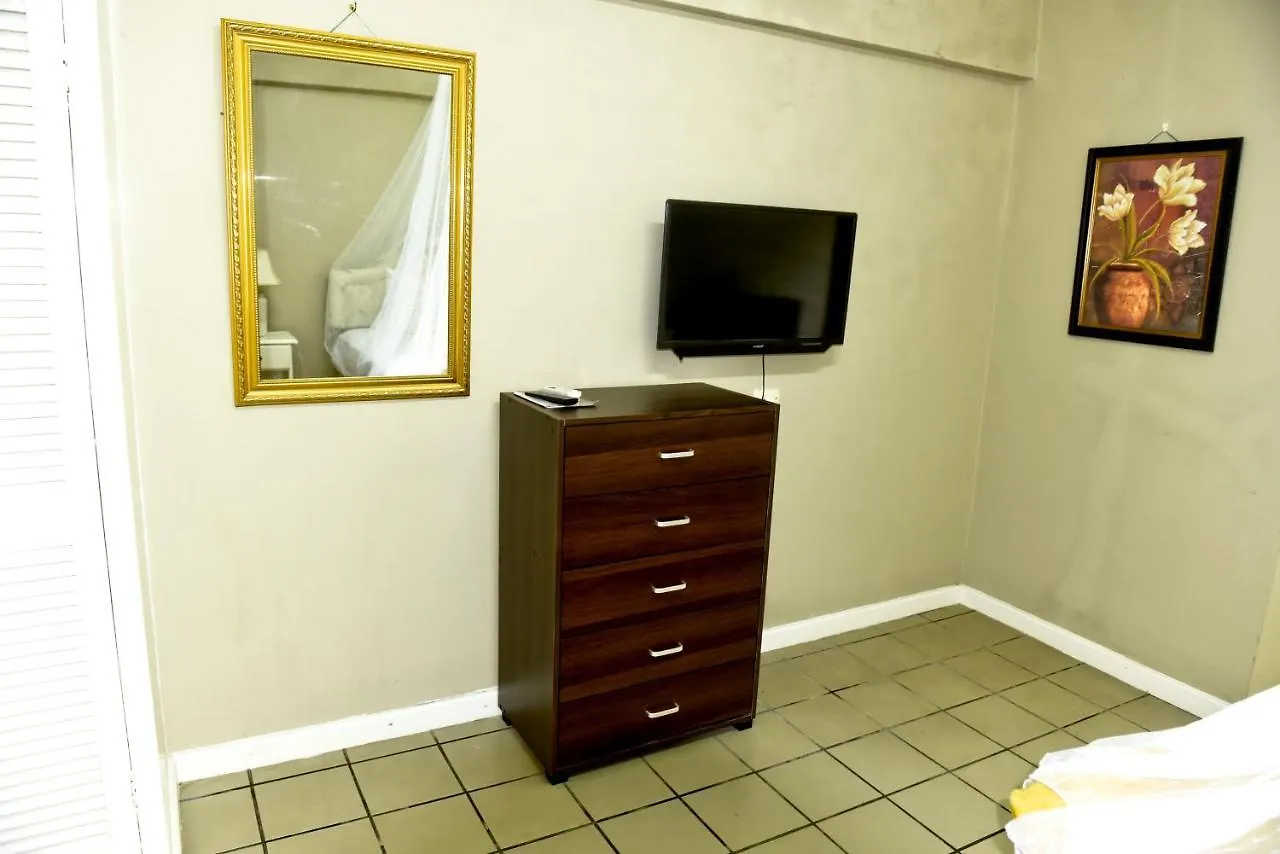 Pineapplesuites Ocho Rios Hotel